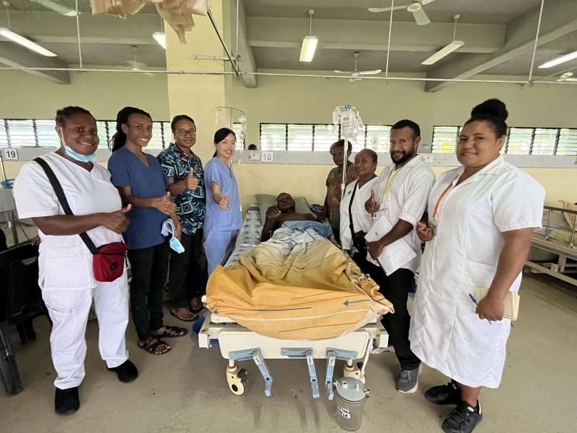 文燕在莫尔兹比港医院完成当地首例维持性腹膜透析
